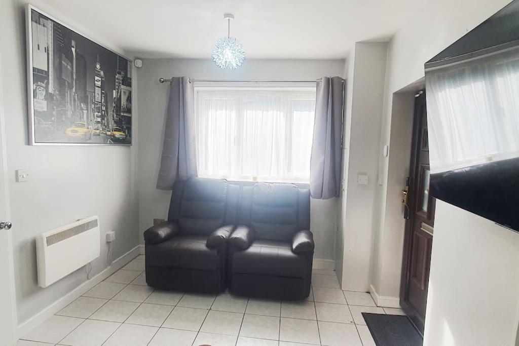 Lister Park Bradford Stylish 1Bed Coach House - Quiet & Tranquil Cottage & Parking Εξωτερικό φωτογραφία