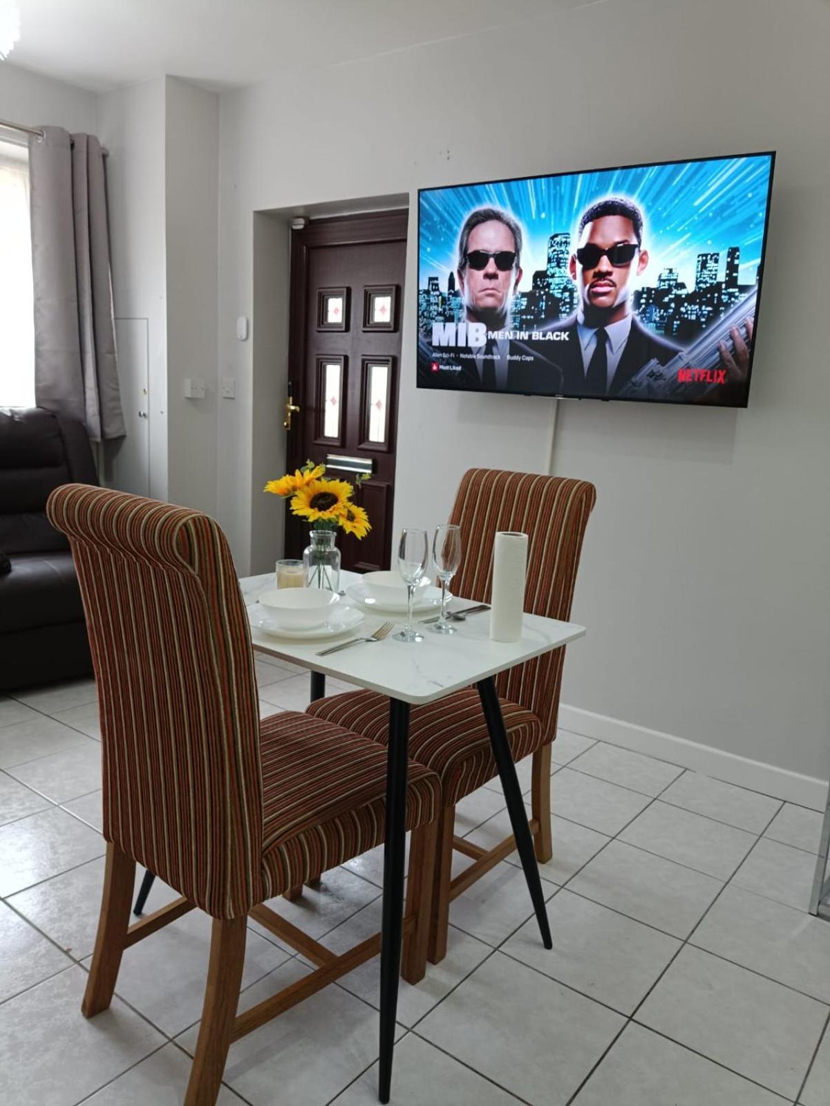 Lister Park Bradford Stylish 1Bed Coach House - Quiet & Tranquil Cottage & Parking Εξωτερικό φωτογραφία