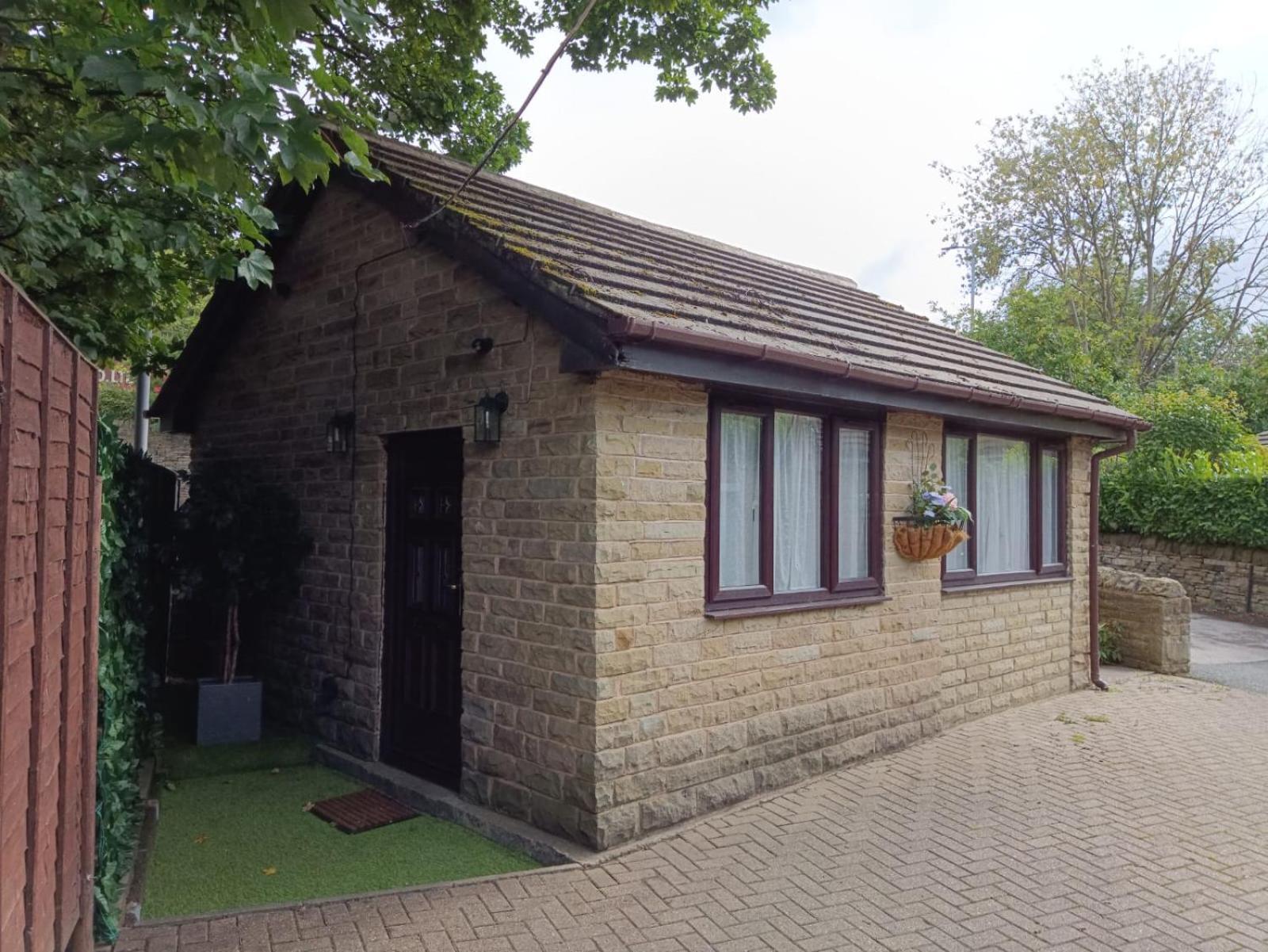 Lister Park Bradford Stylish 1Bed Coach House - Quiet & Tranquil Cottage & Parking Εξωτερικό φωτογραφία